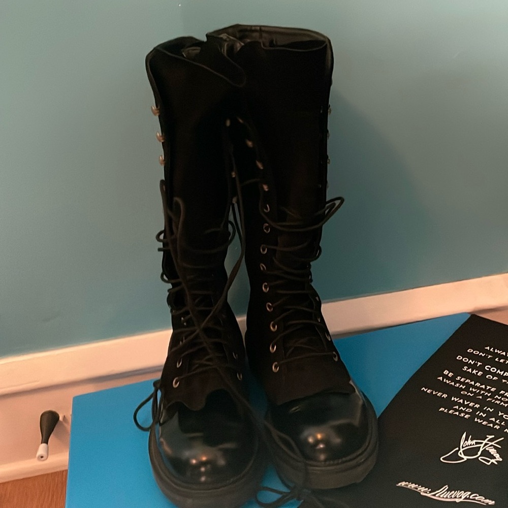 Fluevog Duffy boots EUC